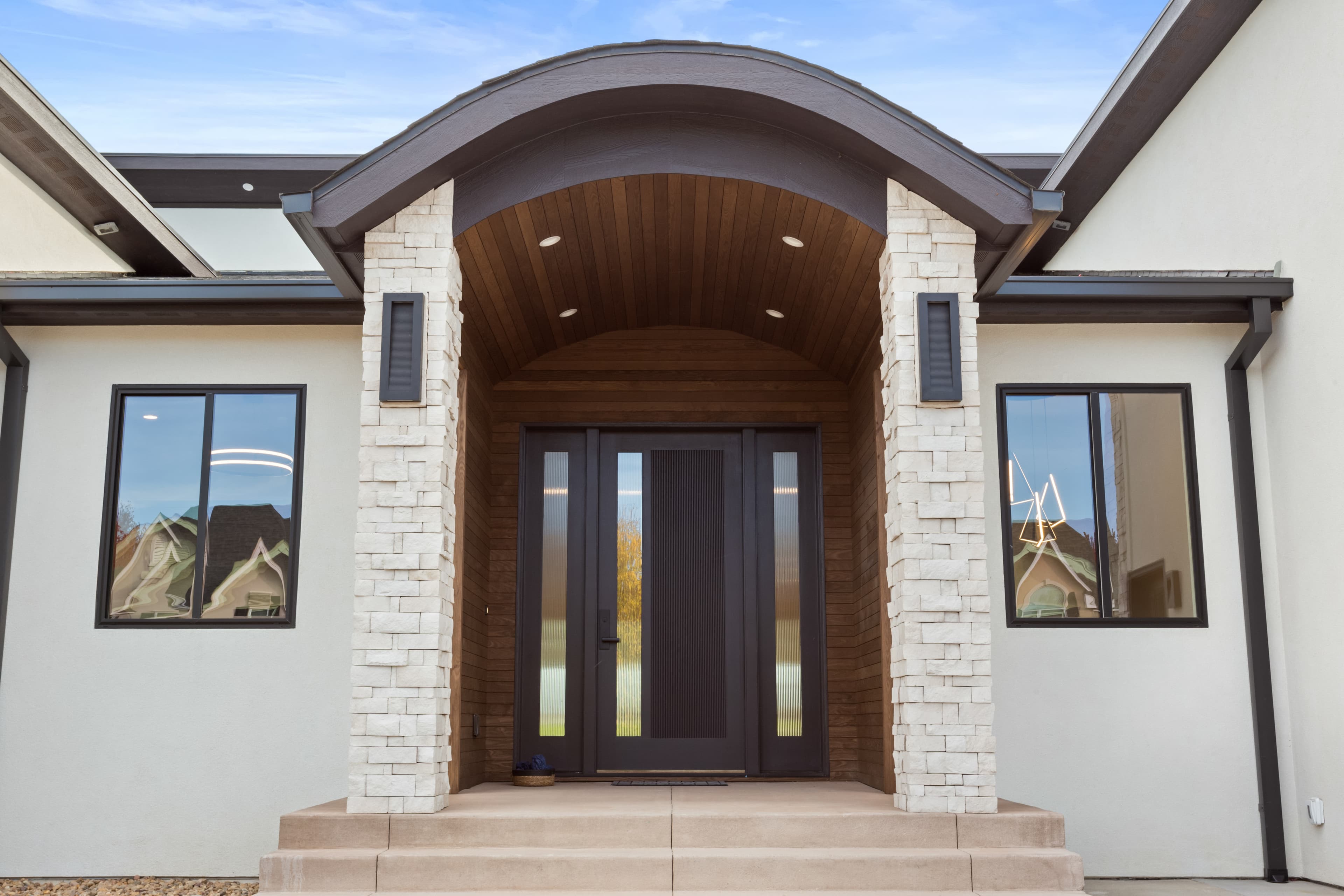 Kiefer Built custom home entry detail